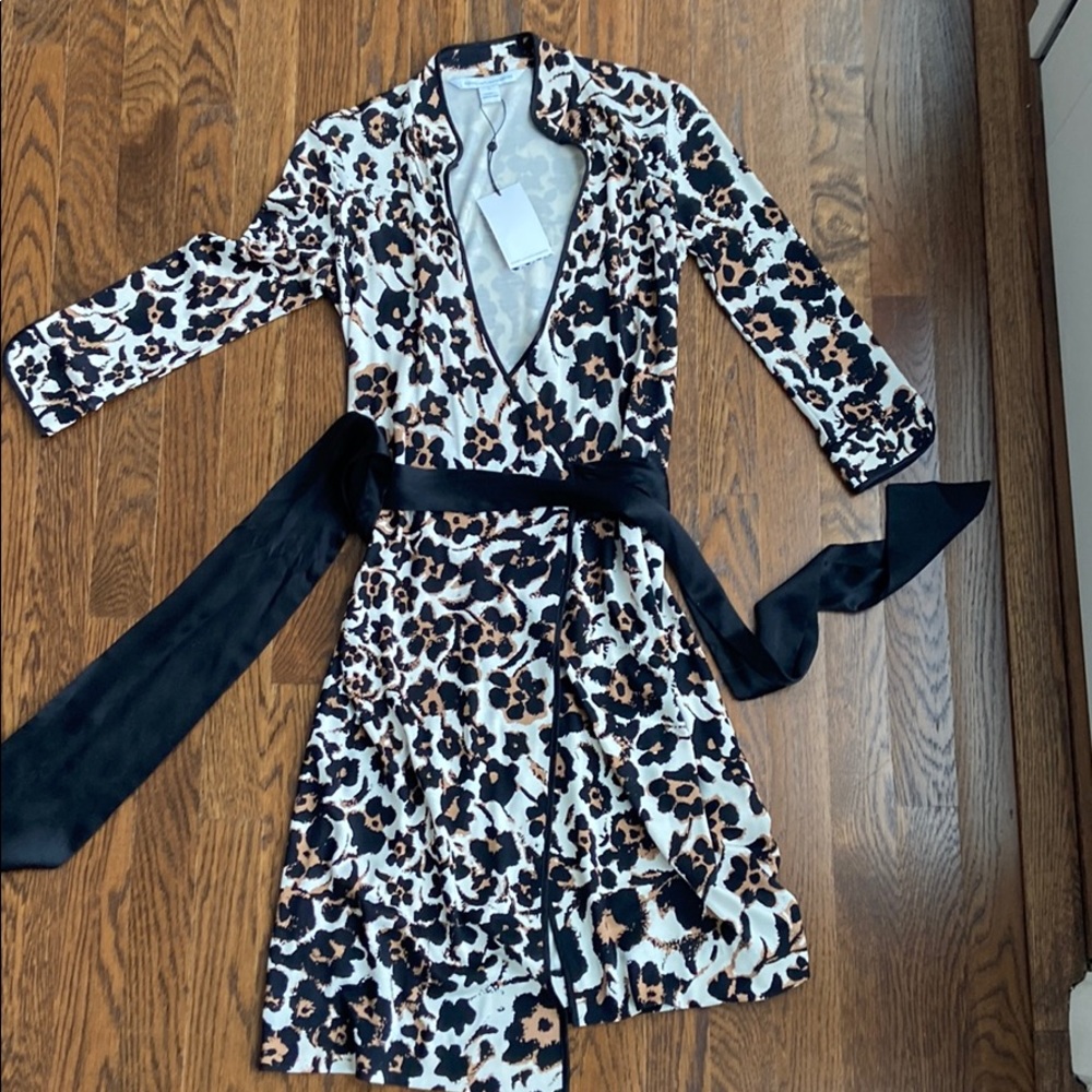Diane Von Furstenberg brand new wrap dress